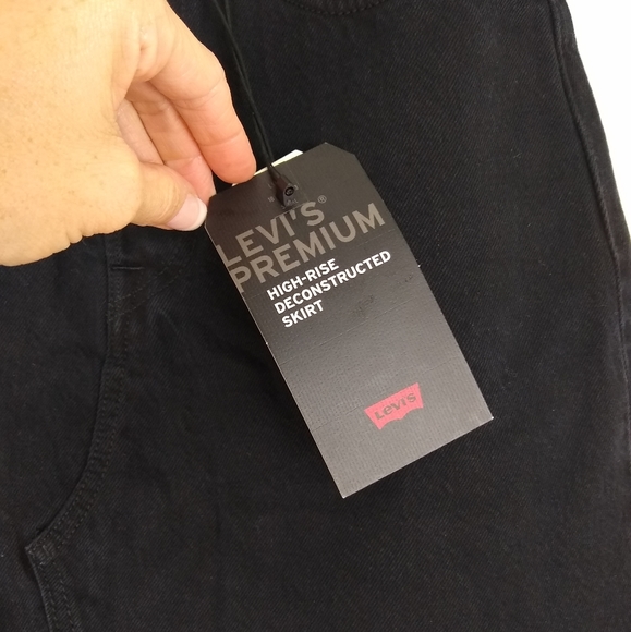 NEW Levi's High Rise Cut Off Jean Mini Skirt - Picture 7 of 8